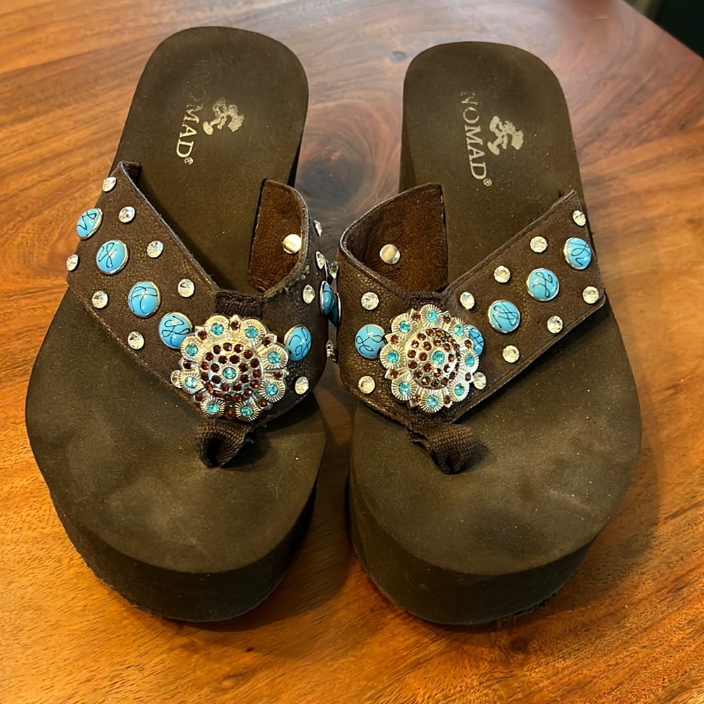 Western bling flip-flops. Size 7
